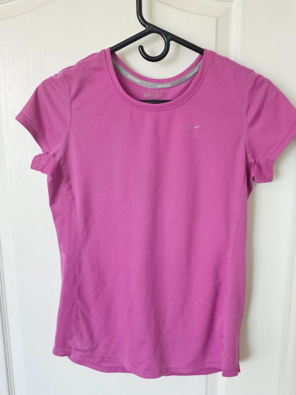 Nike Running Dri-FIT Shirt Womens M Pink Short Sleeve Training Top Athletic Tee